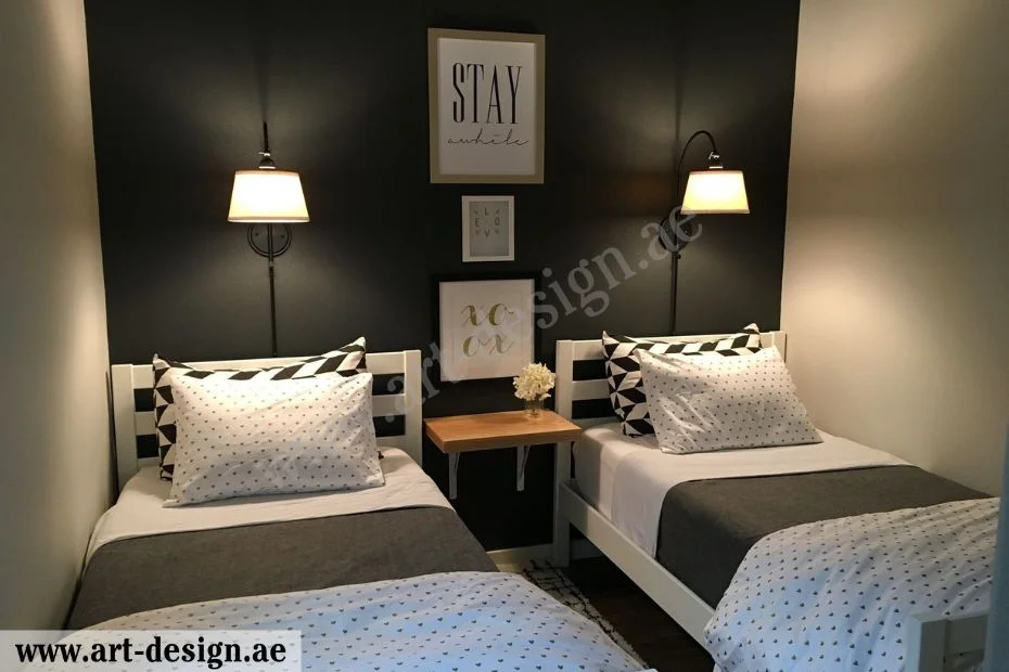ديكورات غرف نوم صغيرة لشخصين في الامارات دبي 5 في حال اختيار سريرين منفصلين يوضع كل سرير في زاوية