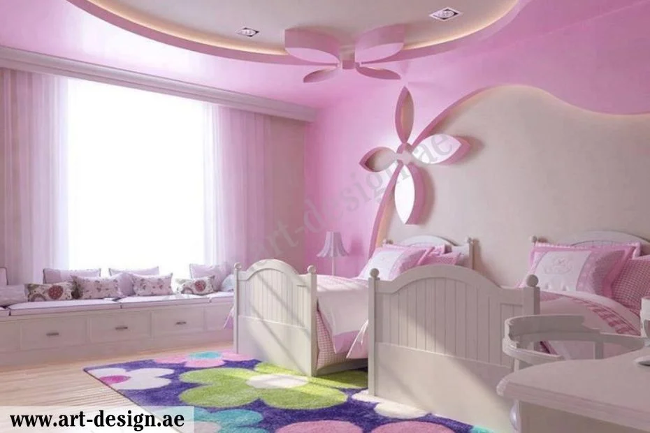 الأزهار والفراشات وهي مفضلة في ديكورات غرف البنات