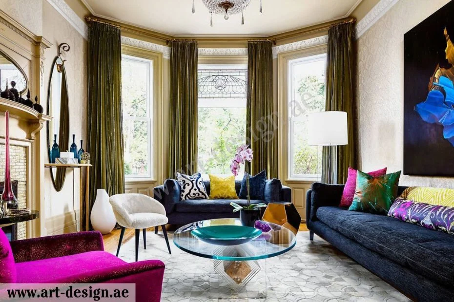 الزجاج الشفاف والملون يضفي لمسة تقليدية