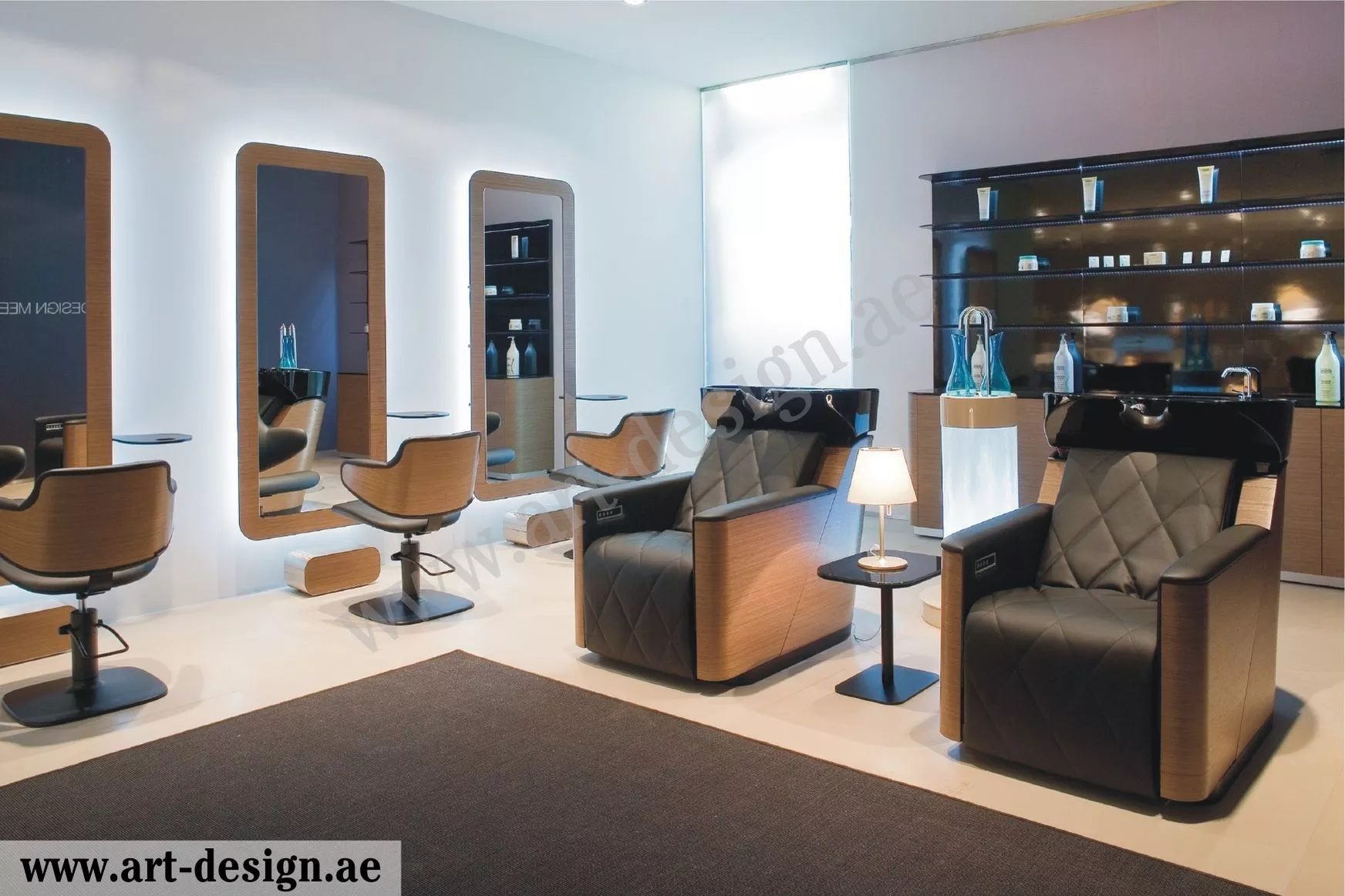 بالصور: كيفية تصميم صالون حلاقة رجالي مميز في الإمارات 2 التصميم الكلاسيكي الفخم